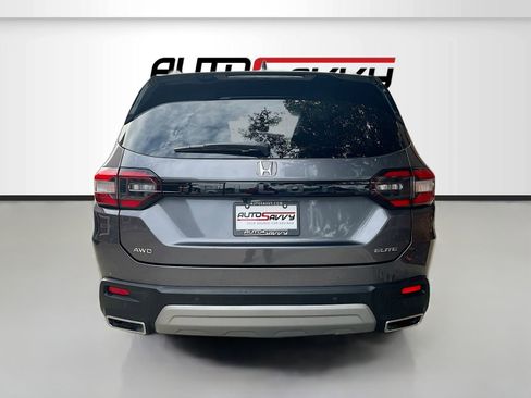 Used 2025 Honda Pilot Elite image 6