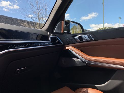 Used 2024 BMW X7 M60i w/ Executive Package image 20