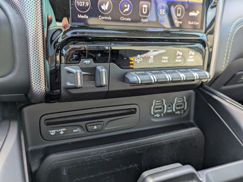 Used 2019 RAM 1500 Limited w/ Advanced Safety Group AWD/4WD image 13