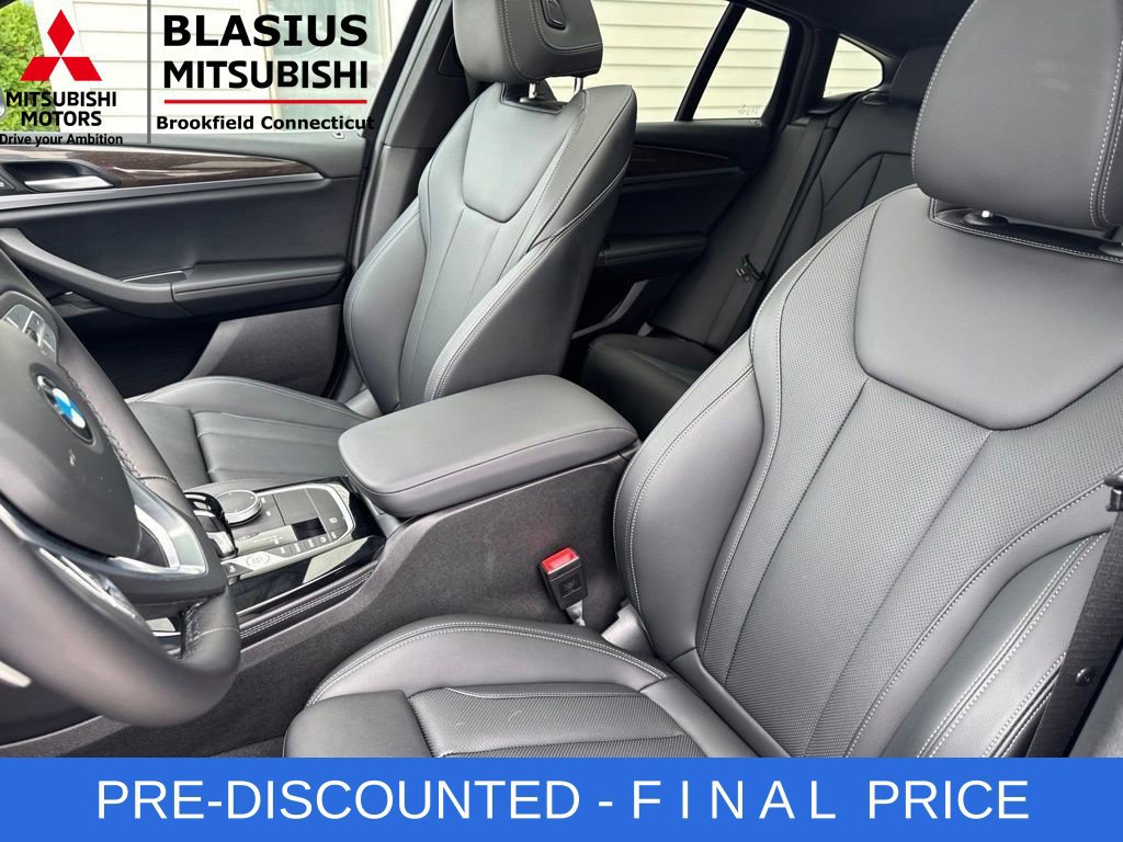 Used 2025 BMW X4 xDrive30i AWD/4WD image 25