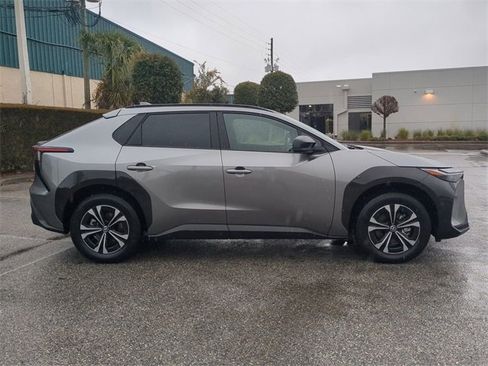 Used 2024 Toyota bZ4X XLE w/ Weather Package image 3