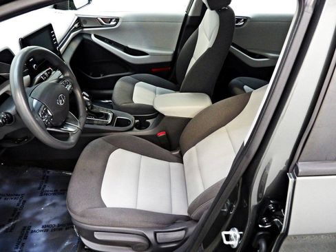 Used 2020 Hyundai Ioniq Blue FWD image 8