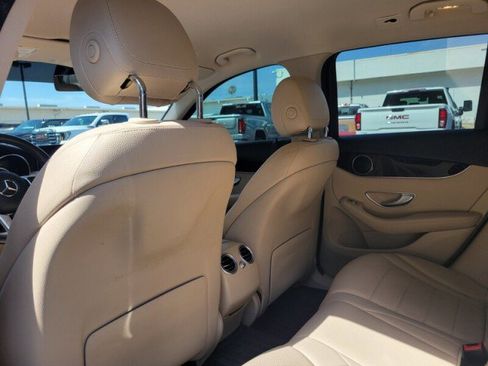 Used 2021 Mercedes-Benz GLC 300 image 25