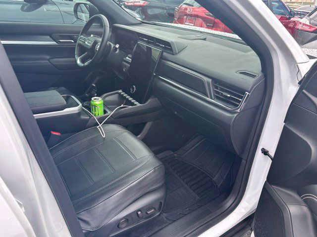 Used 2025 GMC Terrain Elevation w/ Elevation Premium Package AWD/4WD image 19