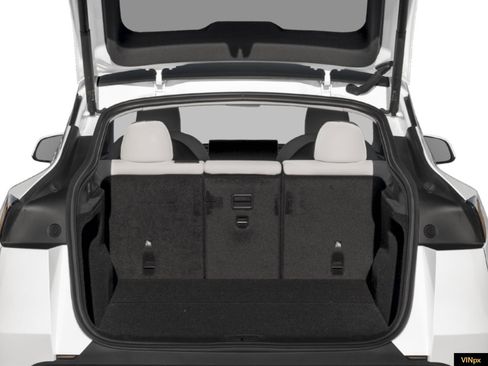 Used 2026 Tesla Model Y 2WD image 9