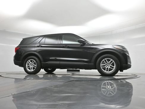 New 2026 Ford Explorer Active RWD image 3