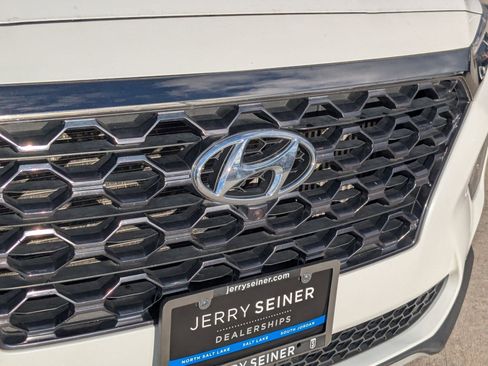 Used 2020 Hyundai Santa Fe Limited image 9