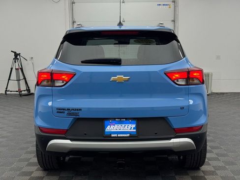 Used 2024 Chevrolet TrailBlazer LT w/ Convenience Package AWD/4WD image 8