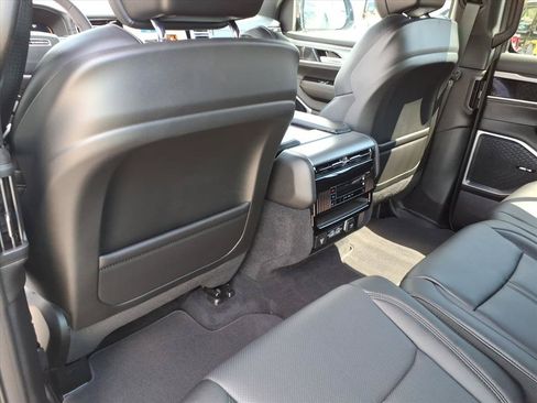 New 2026 Jeep Grand Wagoneer L Limited w/ 8-Passenger Seating Package AWD/4WD image 16