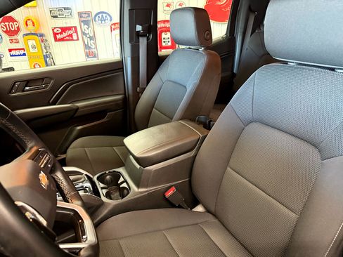 Used 2023 Chevrolet Colorado LT w/ LT Convenience Package image 18