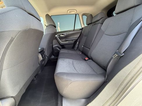 Used 2021 Toyota RAV4 XLE FWD image 21