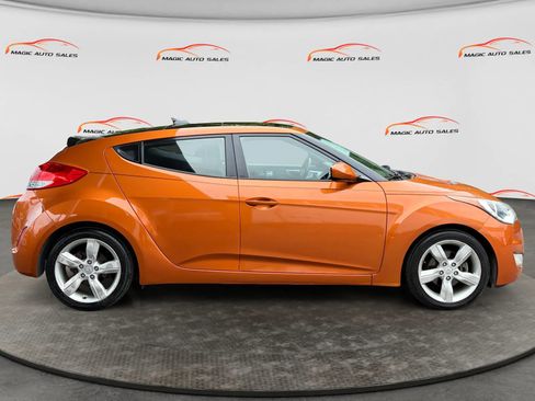 Used 2014 Hyundai Veloster w/ Style Package 02 FWD image 6