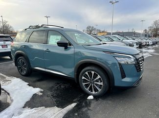 New 2026 Nissan Pathfinder Platinum video 2