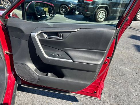 Used 2019 Toyota RAV4 XLE image 28
