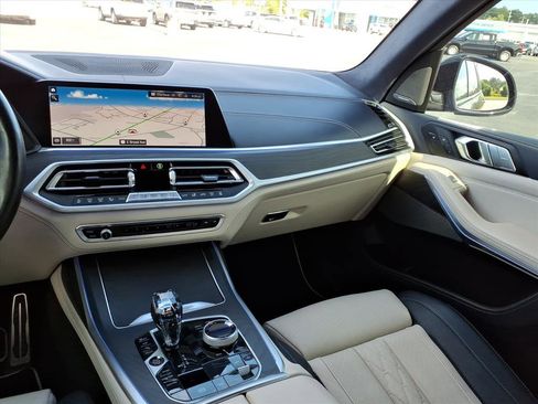 Used 2022 BMW X7 M50i w/ Dynamic Handling Package AWD/4WD image 30