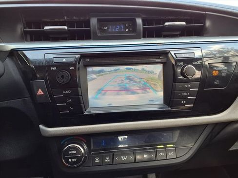 Used 2014 Toyota Corolla LE FWD image 12