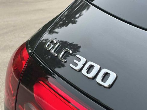 Used 2026 Mercedes-Benz GLC 300 4MATIC image 23