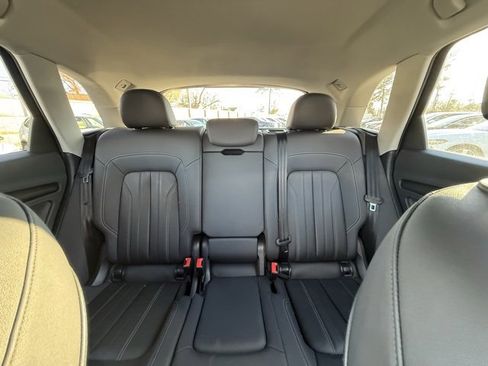 Used 2022 Audi Q5 2.0T Premium image 19