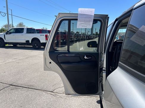 Used 2006 GMC Envoy SLE w/ Sle Preferred Equipment Group AWD/4WD image 15