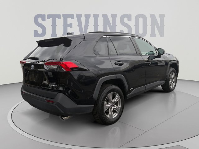 Used 2024 Toyota RAV4 LE AWD/4WD image 5