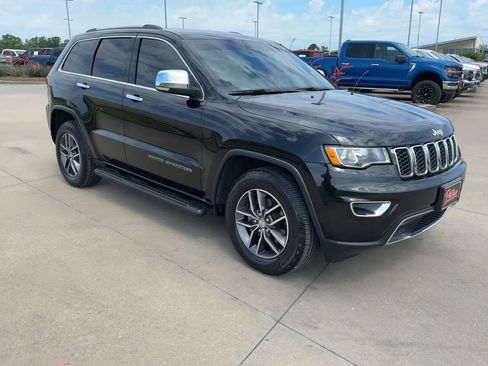 Used 2018 Jeep Grand Cherokee Limited RWD image 3