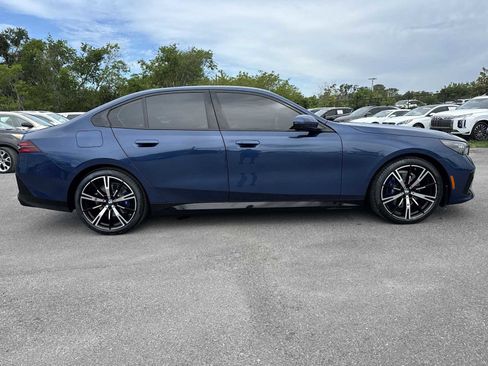 Used 2024 BMW 530i w/ M Sport Package RWD image 7