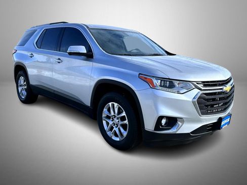 Used 2018 Chevrolet Traverse LT image 3