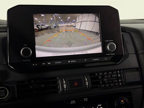 Used 2024 Nissan Pathfinder S FWD image 18