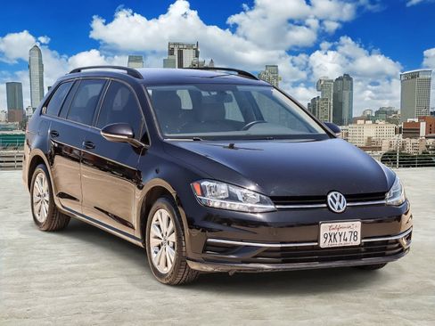Used 2018 Volkswagen Golf S AWD/4WD image 3