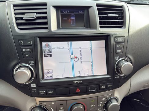 Used 2012 Toyota Highlander SE w/ Tow Pkg image 30