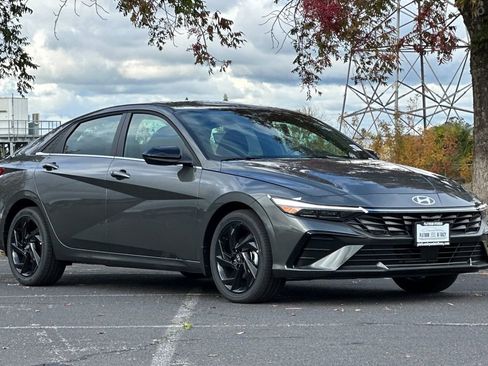 New 2026 Hyundai Elantra SEL Sport image 2