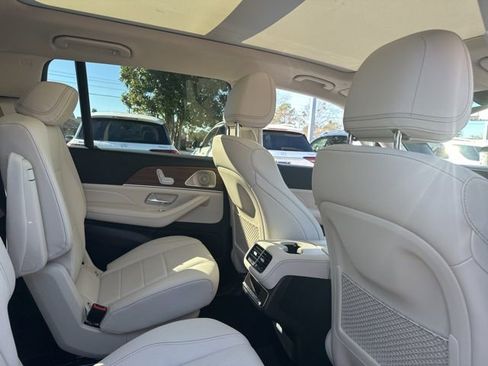 Used 2025 Mercedes-Benz GLS 450 4MATIC image 30