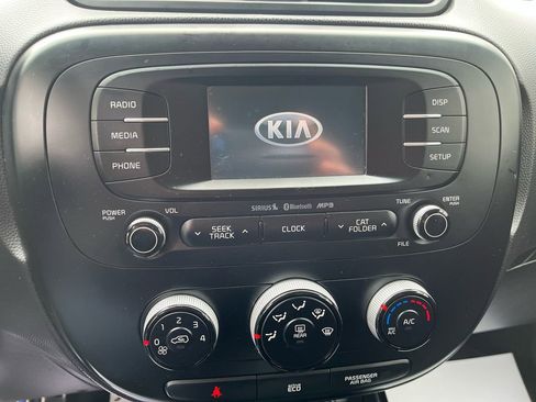 Used 2016 Kia Soul + w/ Designer's Package FWD image 8
