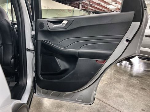 Used 2025 Ford Escape Platinum w/ Premium Technology Package image 26