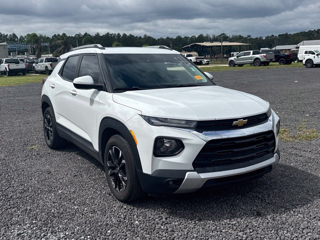 Used 2022 Chevrolet TrailBlazer LT w/ Sun and Liftgate Package FWD image 7