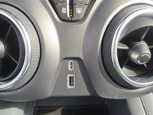 Used 2021 Chevrolet Blazer LT image 21