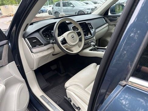 Used 2022 Volvo XC90 T6 Inscription w/ Advanced Package AWD/4WD image 8