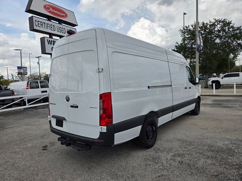 Used 2025 Mercedes-Benz Sprinter 2500 image 12