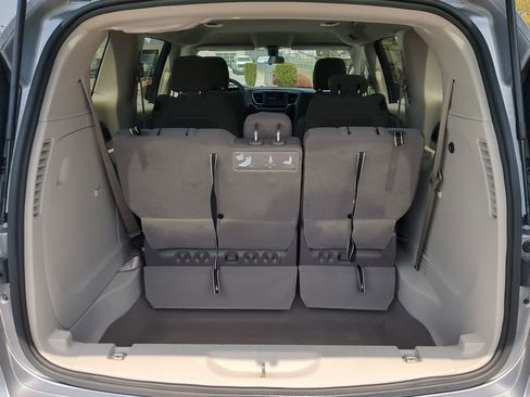 Certified 2020 Chrysler Voyager LX FWD image 11