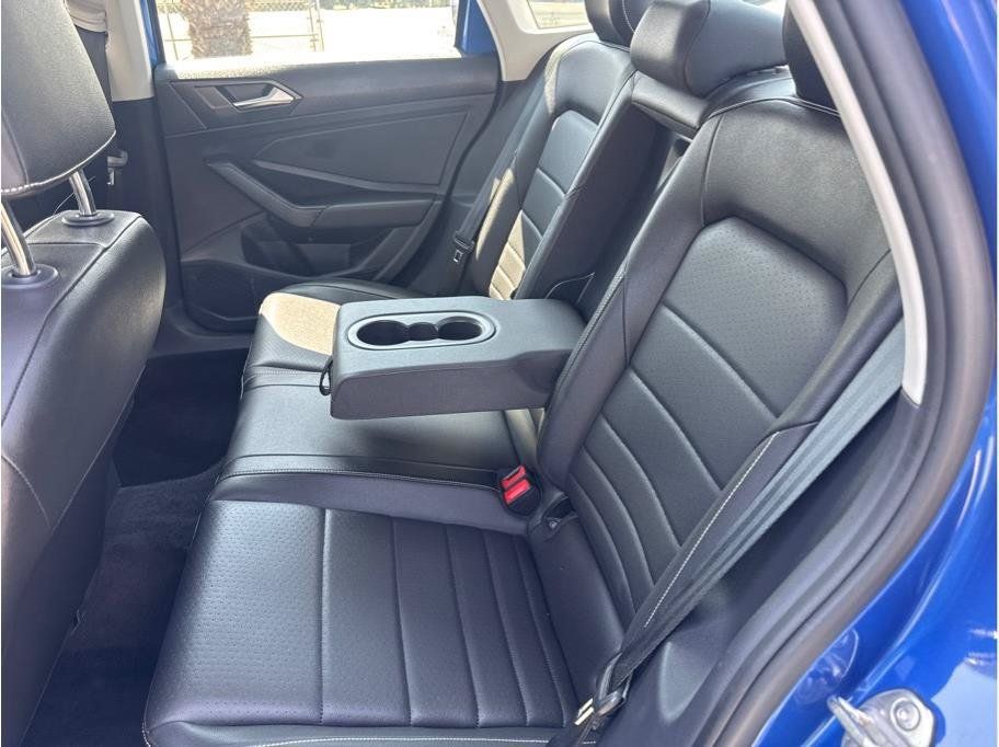 Used 2024 Volkswagen Jetta SE FWD image 12