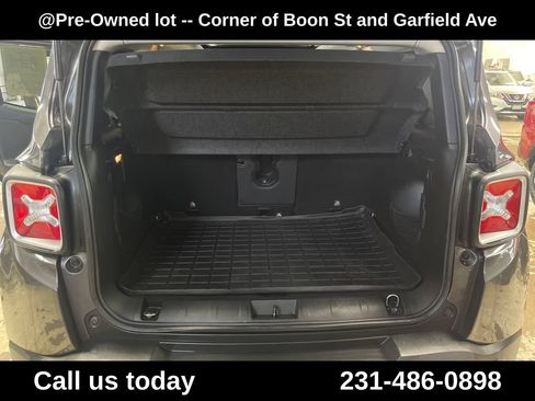 Used 2018 Jeep Renegade Limited w/ UConnect 8.4 Nav Group AWD/4WD image 18