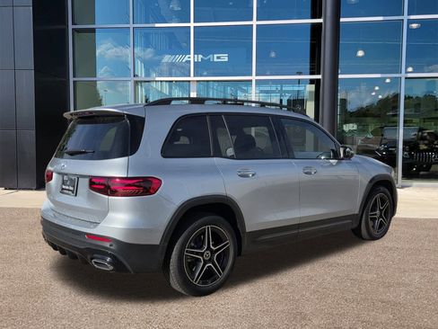 Used 2025 Mercedes-Benz GLB 250 image 5