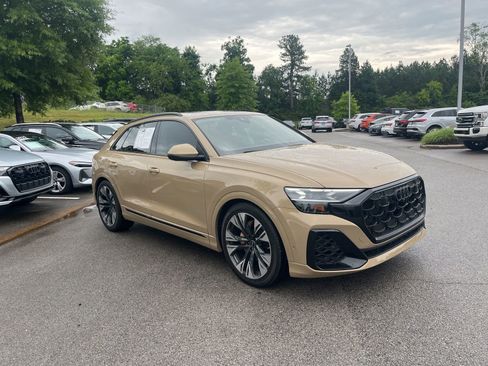 Used 2024 Audi Q8 Prestige AWD/4WD image 3