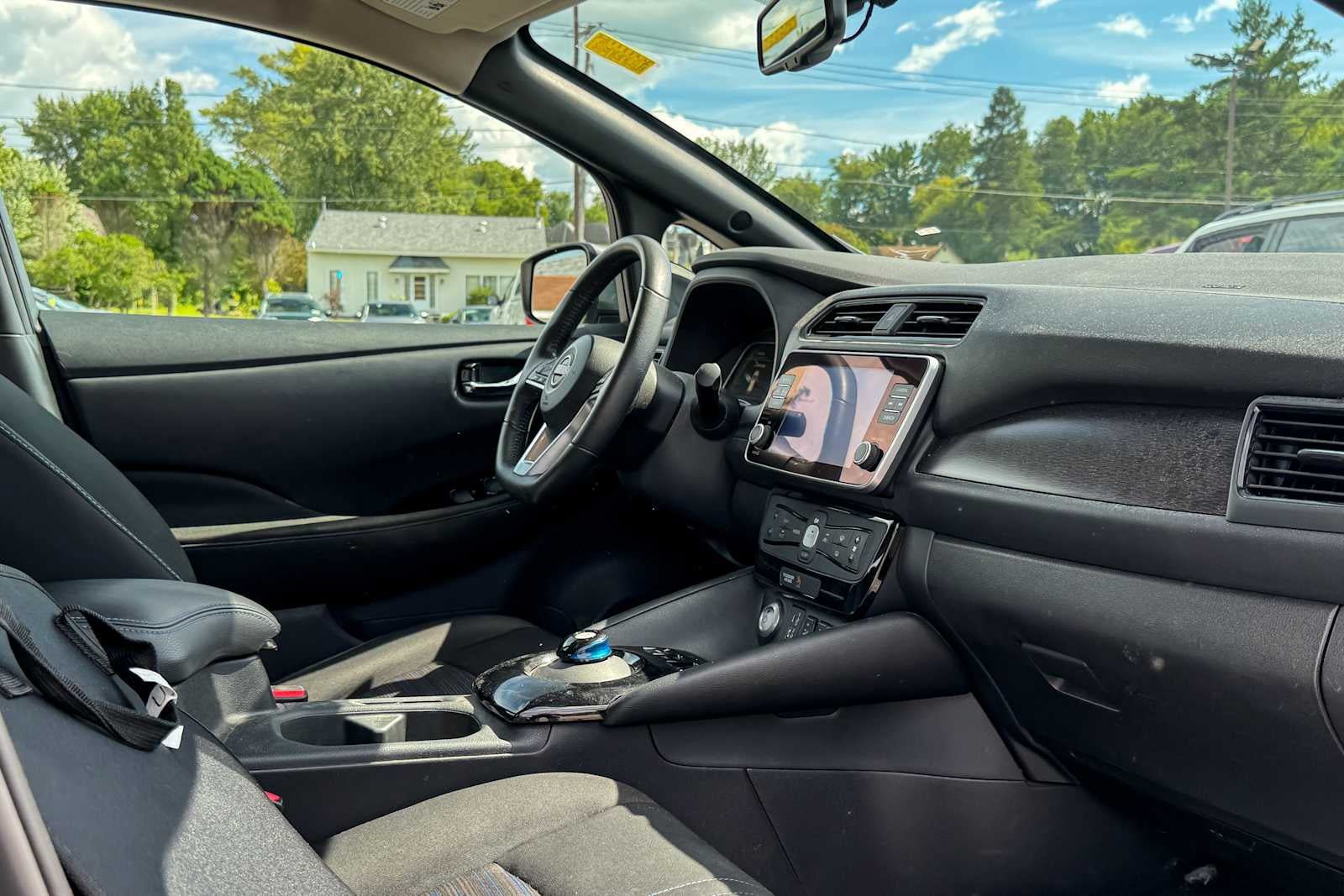 Certified 2025 Nissan Leaf SV Plus FWD image 10