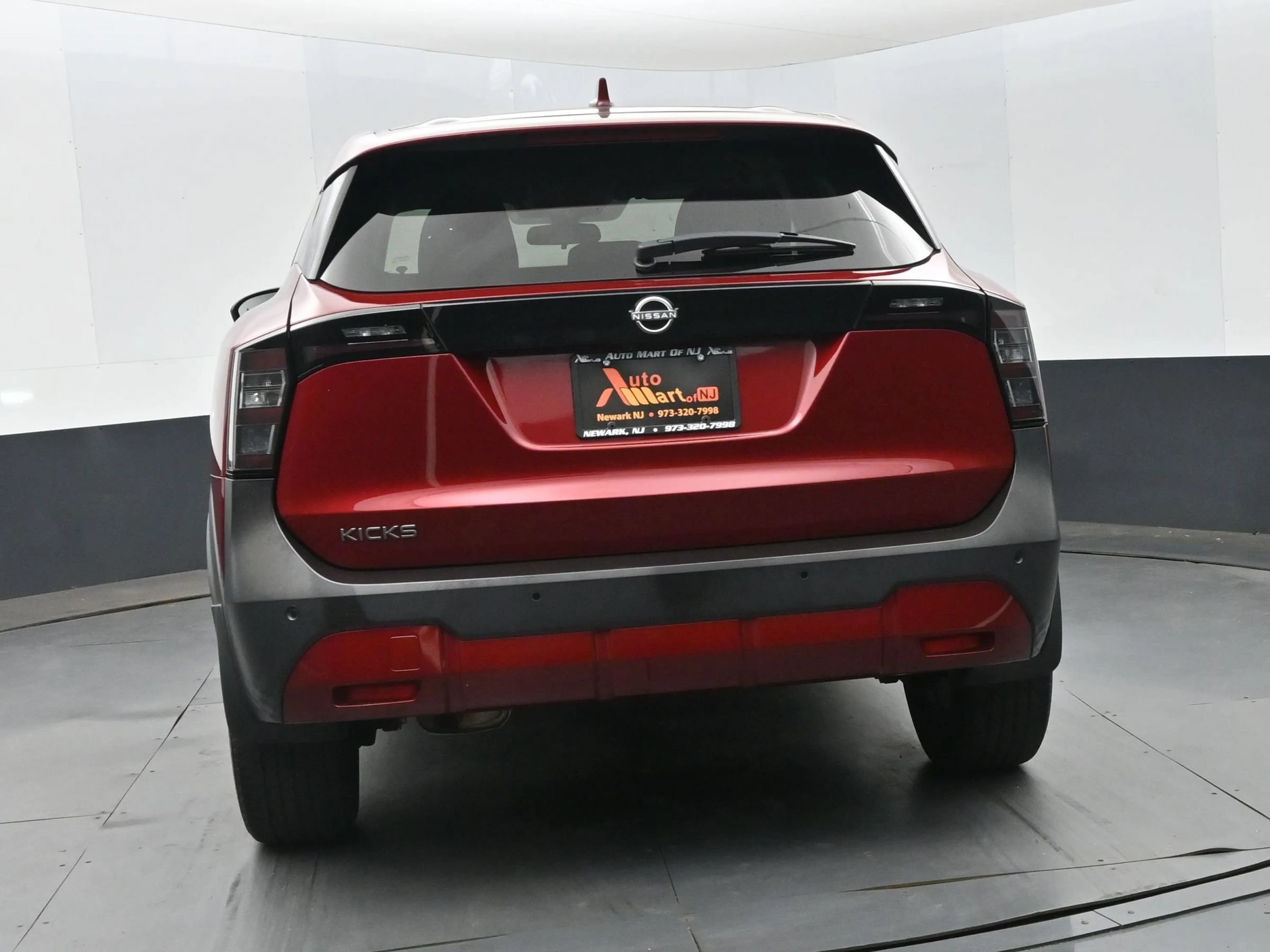 Used 2025 Nissan Kicks SV FWD image 6