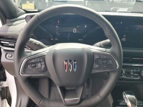 Used 2025 Buick Envista Sport Touring w/ Convenience I Package FWD image 10