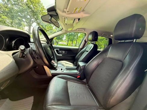 Used 2019 Land Rover Discovery Sport SE AWD/4WD image 11