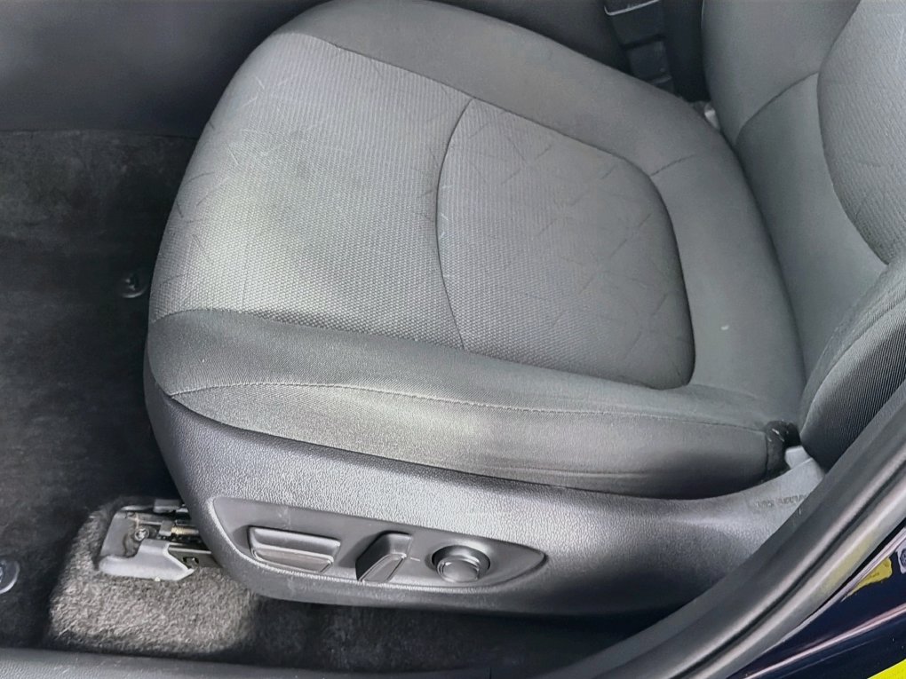 Used 2024 Toyota RAV4 XLE FWD image 24
