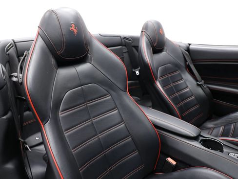 Used 2017 Ferrari California T RWD image 73