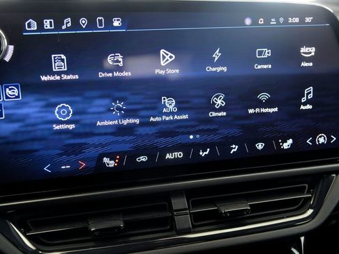 Used 2024 Chevrolet Equinox EV RS image 19